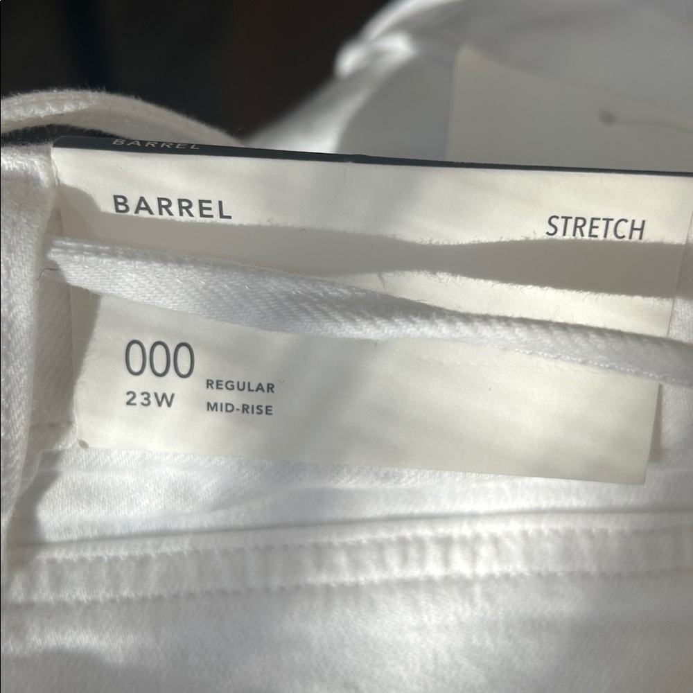 NWT AE White Mid Rise Stretch barrel jeans - Picture 11 of 12